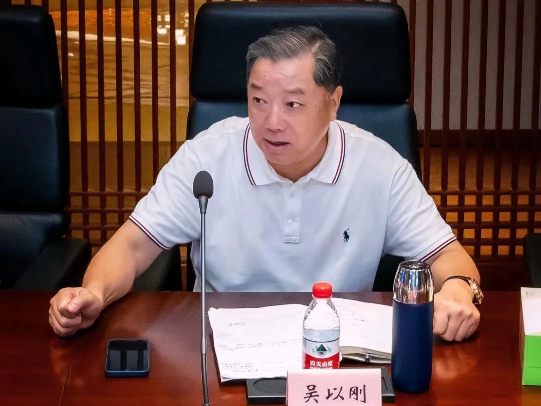 寧波市副市長李關定一行到寧興控股現(xiàn)場調(diào)研辦公